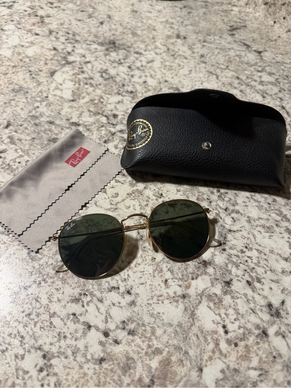 Ray-Ban RB3447 Round Metal Sunglasses Gold Frame with Green Lenses